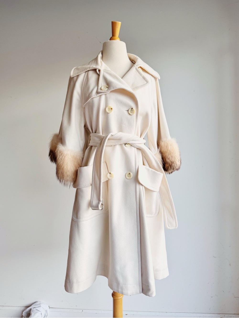 BCBGMAXAZRIA Ivory Wool Blend Trench Coat Raccoon Fur Cuffs Belted S